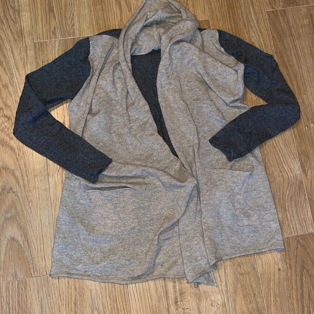 Athleta women’s cashmere sweater size medium